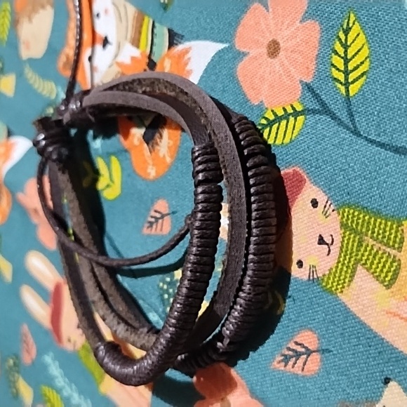 Pick 5 Men's Leather/Cord bracelets. - Picture 3 of 10